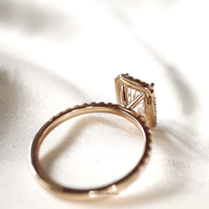 Glace pilée 3.55 Carat Radiant Cut Moissanite Diamant Hidden Halo Bague de fiançailles Élégant Allongé Radiant Solitaire pour femme - Product Image 3