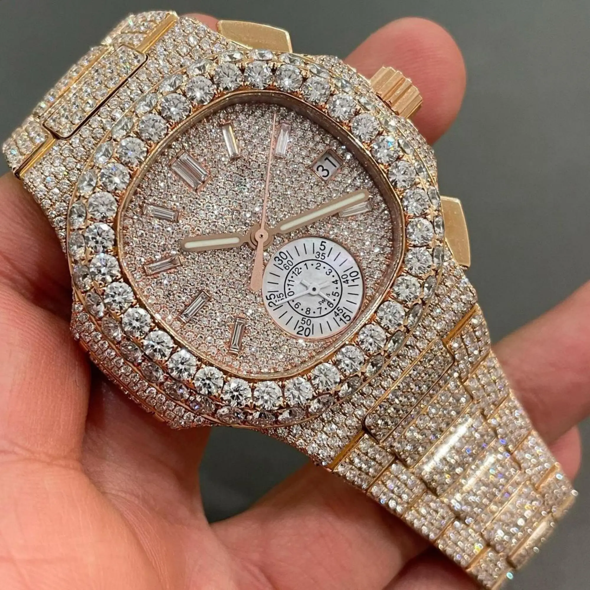 Jam tangan berlian Hip Hop untuk pria, arloji modis mewah dengan Dial besar, jam tangan berlian Moissanite mewah untuk pria