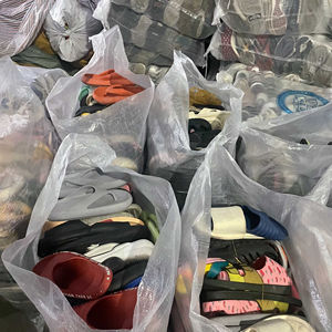 Pacas de Zapatos para Niños al Por Mayor, 20 kg, Pacas Pequeñas Ideales para Tiendas de Segunda Mano y Revendedores de Ropa Infantil a Pequeña Escala - Product Image 3