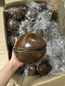 Vendedor caliente Vietnam hecho a mano Coco Shell monedero para mujeres personalizado con cremallera con decoración floral Fashio - Product Image 4