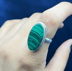 Bague en malachite en argent sterling 925 de style bohème avec alliance en pierre verte avec diamant décontracté - Product Image 1