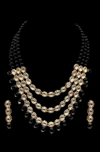 ชุดสร้อยคอ Kundan Mala ด้านหลังประดับลาย Meenakari สามารถสั่งทำสีได้ทุกสี เหมาะสำหรับงานแต่งงาน งานปาร์ตี้ และสวมใส่แบบมินิมอล - Product Image 3