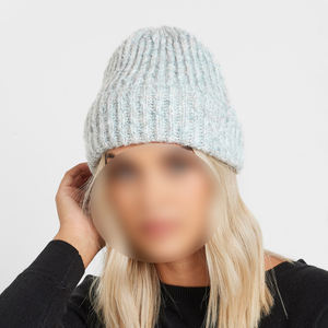 Bonnet en laine côtelée de haute qualité avec logo personnalisé pour hommes et femmes, doux et chaud, idéal pour l'hiver, fabrication directe d'usine - Product Image 3