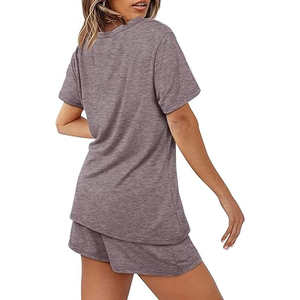 Ensemble décontracté pour femmes, t-shirt court et short, imprimé lettres tendance, doux, pour la maison, collection 2026, vente chaude - Product Image 4