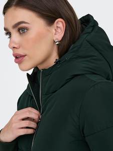 Venta al por mayor de diseño único de abeto más vendido de las mujeres último de punto Puffer acolchado burbuja chaqueta de invierno con relleno de poliéster - Product Image 4