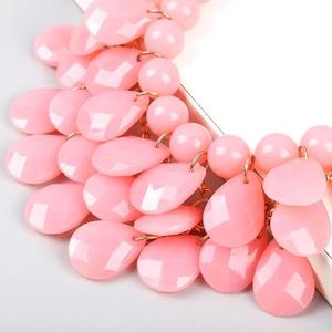 Collier en cristal de résine artisanal pour femmes, style élégant pour les fêtes, pendentifs de mode, colliers de bijoux de mode - Product Image 5