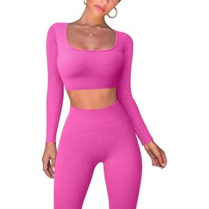 Haut de yoga solide à manches longues avec leggings taille haute au genou Ensemble idéal pour des séances de yoga élégantes et confortables - Product Image 2