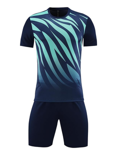 Conjunto de uniforme de equipo atlético 100% poliéster ligero transpirable elástico camiseta de fútbol y pantalones cortos - Product Image 1