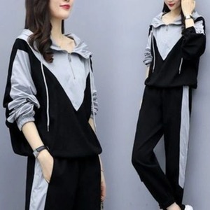 High Quality Stylish Design Woman Tracksuits New Casual Breathable Stylish 2 Piece Set Top Trending <b>Hooded</b> Sweat Suits - Product Image 3