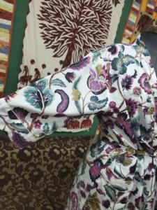 Robe Kimono en coton à fleurs blanches Peignoir léger et couverture de plage pour les femmes Parfait pour la piscine Spa Resort ou un usage décontracté - Product Image 4