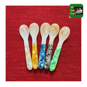 Cuchara de concha de perla inspirada en Boho Cuchara de caviar de madre de perla Cuchara de concha hecha a mano para un elegante entorno de comedor ecológico - Product Image 5