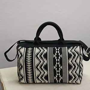 Bolsa de lona de gimnasio de poliéster personalizada modelo DDEGB0001 para facilitar el transporte OEM/ODM Etiqueta Privada precio bajo en la India - Product Image 3