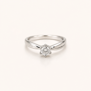 Bague solitaire Aurielle en zircon taille ovale, plaquée rhodium platine - Product Image 5