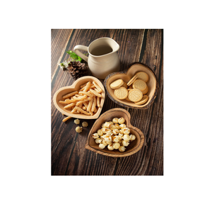 Fromages en bois et bol à pizza bol de nourriture arrondi rectangulaire en bois de pin sculpté à la main design vintage avec vente - Product Image 2