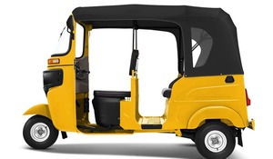 รถตุ๊กตุ๊ก TVS King Kargo ปี 2025 แบบปิด สำหรับผู้โดยสารและขนส่งสินค้า ใช้เชื้อเพลิงเบนซิน 3 ที่นั่ง รับน้ำหนักได้ 100-200 กก. เครื่องยนต์ 151-200 ซีซี - Product Image 1