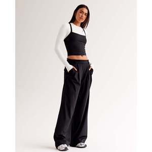 Pantalon StretchShift taille haute à jambe large - Noir, coupe ample, tissu respirant, style streetwear classique - Product Image 5