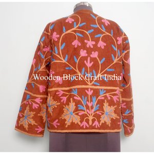 Veste brodée en vente chaude, veste matelassée faite à la main pour femmes, vêtements de plage bohèmes, vêtements de festival élégants, cadeau unique pour elle, bordure libre - Product Image 5