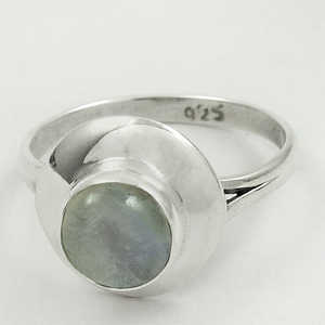 Anillo de plata de ley 925 maciza chapada con piedra lunar arcoíris natural, joyería hecha a mano, elegante y sencilla, estilo bohemio para mujer. - Product Image 1