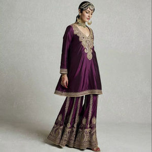 Ensemble prêt à porter Kurti en soie de créateur indien à broderie lourde pour femme hiver Sharara Gharara Salwar Kameez Zari travail pakistanais - Product Image 1