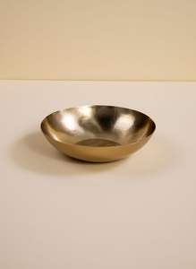 Bol de dattes en métal gravé avec finition artistique idéal pour une décoration intérieure élégante et un service de nourriture fonctionnel - Product Image 5