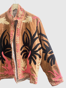 Veste en velours brodée, col mandarin, manches longues, motif floral, broderie à la main, vêtements d'automne, grande taille pour femmes - Product Image 4
