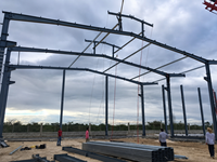 Bâtiment d'entrepôt à structure en acier préfabriquée avec ossature légère en acier et abri de stockage pour bois de charpente