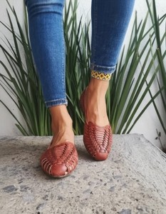 Mocassins plats pour femmes en cuir véritable marron, à bout pointu, tissés à la main, à enfiler, légers, respirants et élégants, pour la marche - Product Image 6