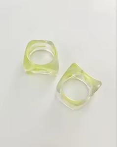 Ronds de serviette en résine très détaillés au design contemporain pour les tables de dîner modernes et les centres de table des événements - Product Image 6