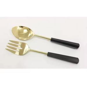 ชุดเสิร์ฟสลัดทันสมัยสวยงามพร้อมหัวสแตนเลสและด้ามจับไม้ที่น่าทึ่งเหมาะสำหรับการจัดเลี้ยง - Product Image 1