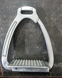 เครื่องปั่นม้าแบบยืดหยุ่นอุปกรณ์ติดป้ายสินค้าส่วนตัวสไตล์ตะวันตกเพื่อความปลอดภัยสีเงินแบบกำหนดเอง - Product Image 1