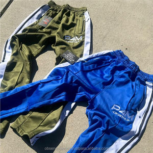 Vêtements de sport personnalisés en polyester coupe-vent à fermeture éclair imperméable pour hommes joggers à capuche et sweat-shirts légers - Product Image 3