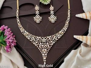 Premium AD CZ Stone Necklace Set High Gold Polish Designer Jewelry para mujeres Perfecto para regalos y celebraciones - Product Image 3