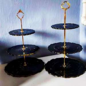Impresionante soporte para pasteles de resina hecho a mano con bordes pulidos que garantizan una elegante mesa de postres para ocasiones elegantes - Product Image 1