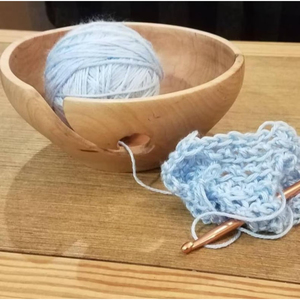 Bol de fil en bois durable Support élégant parfait pour garder le fil bien rangé et créer un bel espace de travail artisanal - Product Image 6