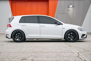 Volkswagen Golf R 2018 d'occasion en excellent état - Product Image 1