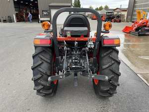 Tractor 2025 Kubota L4802DTN-Ancho estrecho. Energía de utilidad completa. - Product Image 2