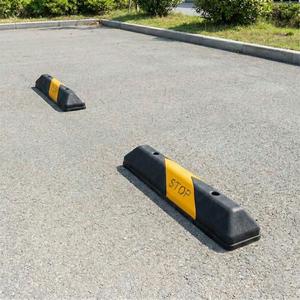 Lot de 2 butées de stationnement en plastique noir-jaune de 60 cm pour les rebords des parkings - Product Image 3