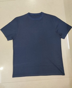 เสื้อกอล์ฟผู้ชายผ้าฝ้าย 100% โลโก้ด้านหน้า ผ้าถัก คอทรงโอ เป็นมิตรกับสิ่งแวดล้อม แห้งเร็ว ปรับแต่งได้ตามต้องการ OEM - Product Image 2
