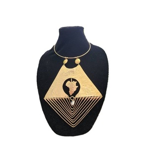 Laiton Antique Look Collier Papillon Lien Collier Femmes Bohème Mode pour les Fêtes Mariages Anniversaires Écologique - Product Image 4