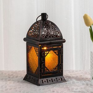 Linterna de Ramadán de Metal de diseñador con calado marroquí para una decoración elegante del hogar durante las noches de Ramadán - Product Image 6
