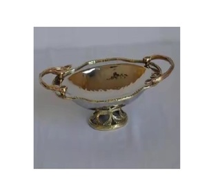 Metal dorado nuevo diseño Ware elegante grande con diseño de hoja de flor estilo de lujo elegante cuencos para servir - Product Image 1