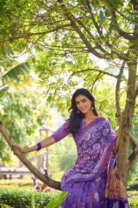 ส่าหรีผ้าฝ้ายเนื้อนุ่มดีไซเนอร์พร้อมพิมพ์ลายบาติก - Product Image 2