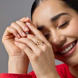 Anillo de Número Moderno y Elegante Chapado en Oro Rosa y Rodio con Incrustaciones de Circonitas, Plata 92.5, para Bodas y Eventos Especiales - Product Image 3