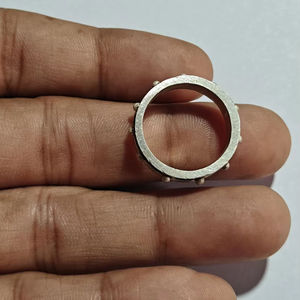 Impresionante plata hecha a mano sin anillo de piedras preciosas según la necesidad joyería de forma redonda para el verano con regalo para hombres y mujeres - Product Image 1