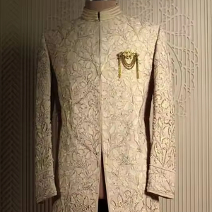 BORDADO ZARI PESADO EN SHERWANI Y PANTALÓN CON ZAPATO A JUEGO CON CUENTAS DE CRISTAL EMBELLECIDAS, TRABAJO DE DABKA @ 2024 - Product Image 1