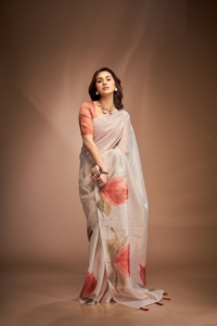 インドの卸売業者からのお祝いとカジュアルな着用オプションのためのプレミアム女性のエスニック服クラシックデザインのサリー
