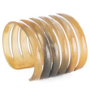 Artesanías Cuerno Brazaletes Joyería de moda Cuerno Hecho para niñas Mujeres Estilo de tendencia Cuerno Joyería Brazalete POR HF CRAFTS - Product Image 1