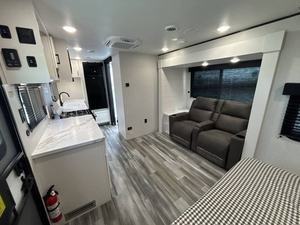 Nouveau 2026 Jayco Jay F-l-i-g-h-t S-l-x 200MKS - Product Image 5