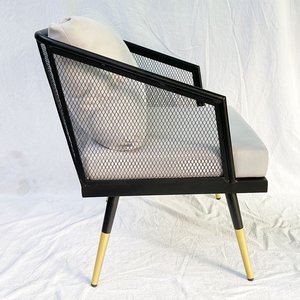 Sofá con cojín cuadrado tapizado en gris y estructura extensible de hierro negro para salas de estar GSD68042 - Product Image 3