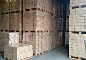 Briquettes de bois de chauffage en chêne européen de qualité supérieure, biomasse compressée, sciure de bois d'Allemagne pour barbecue et foyer, vente en gros en vrac - Product Image 2